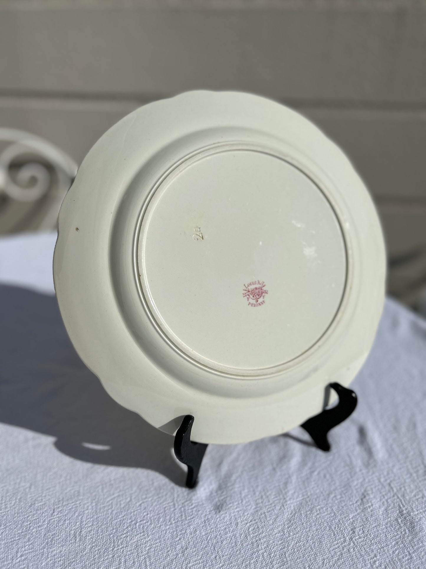 Plat rond - Terre de fer - Louis XVI - FF Péxonne - La Brocanterie d'Estelle