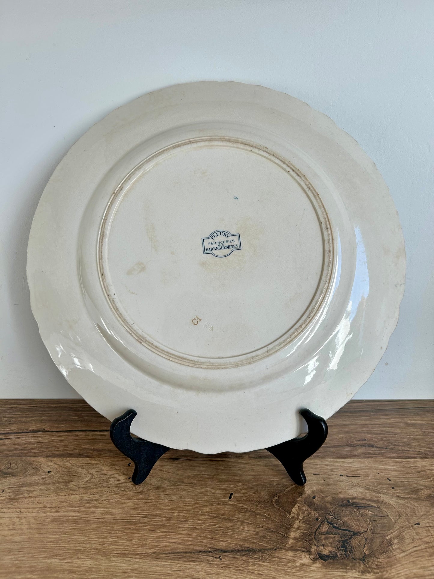 Plat rond - Terre de fer - Fleury - Sarreguemines - La Brocanterie d'Estelle