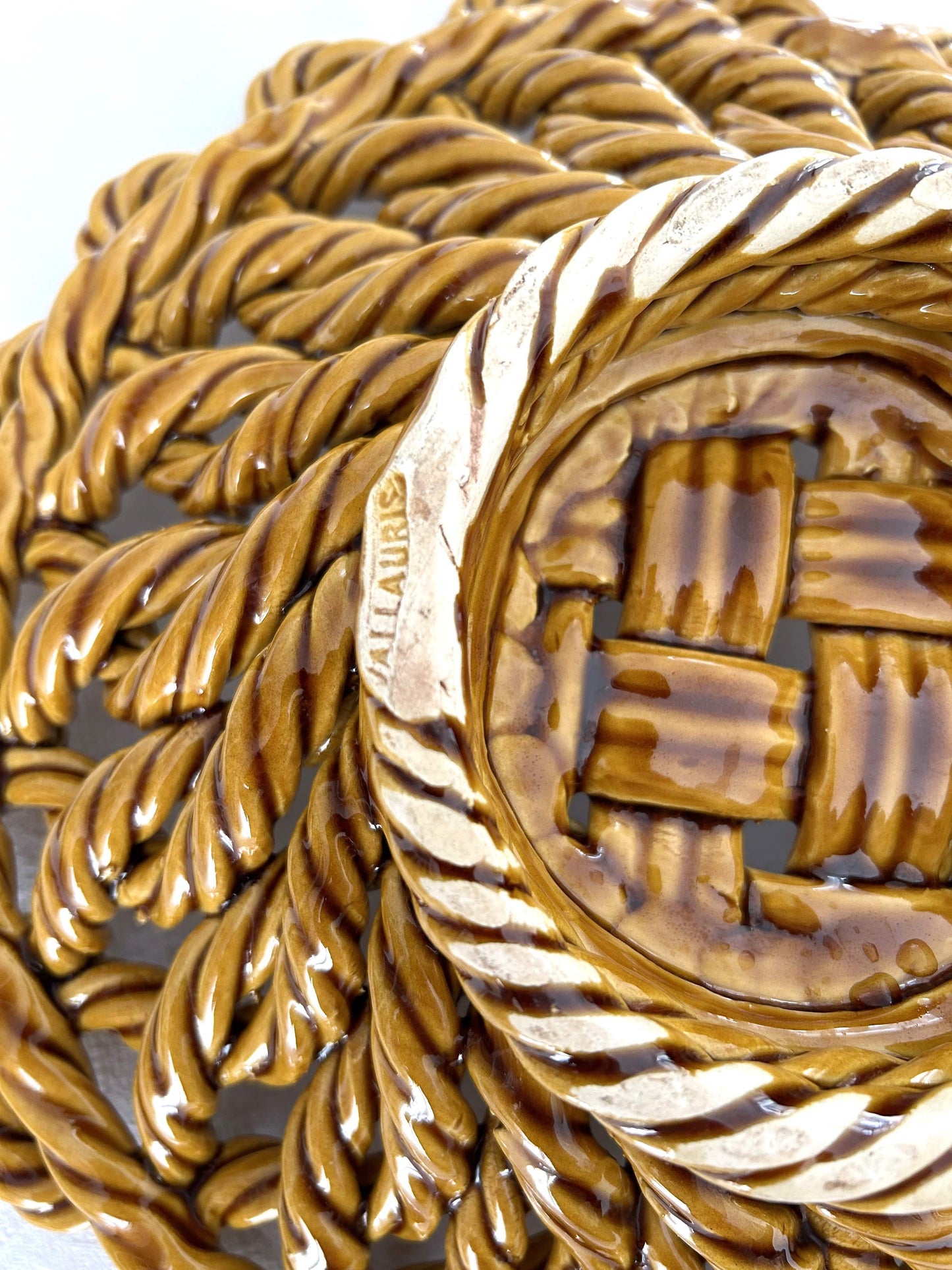 Corbeille en céramique tressée - Vallauris - La Brocanterie d'Estelle