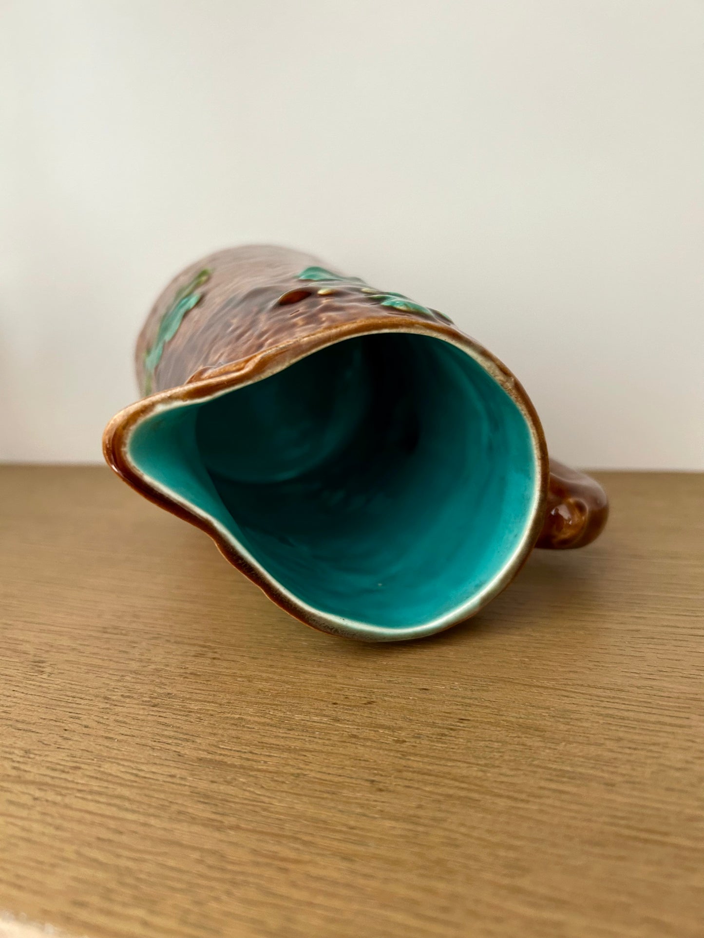 Pichet en barbotine de Sarreguemines - La Brocanterie d'Estelle