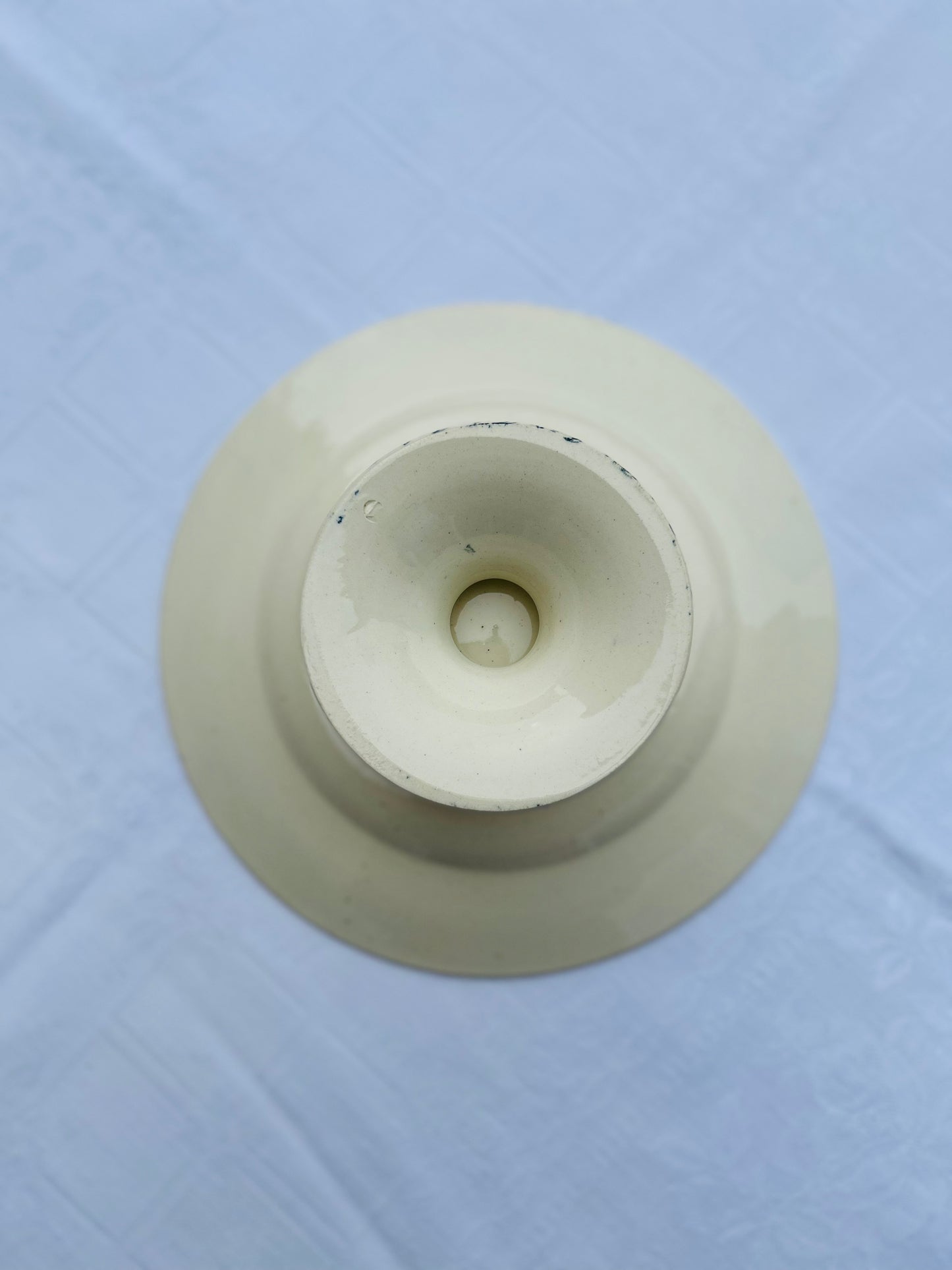 Assiette piédouche - Œillets - Terre de fer - K&G Lunéville - La Brocanterie d'Estelle