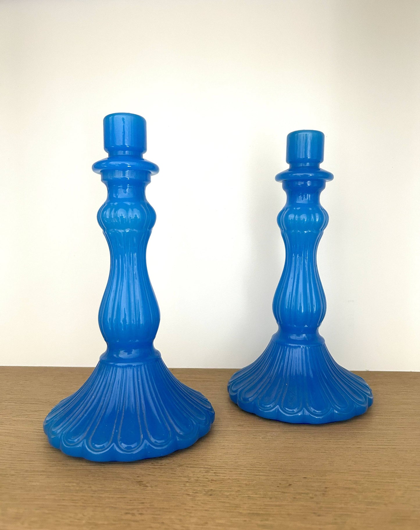 Paire de bougeoirs en opaline - La Brocanterie d'Estelle