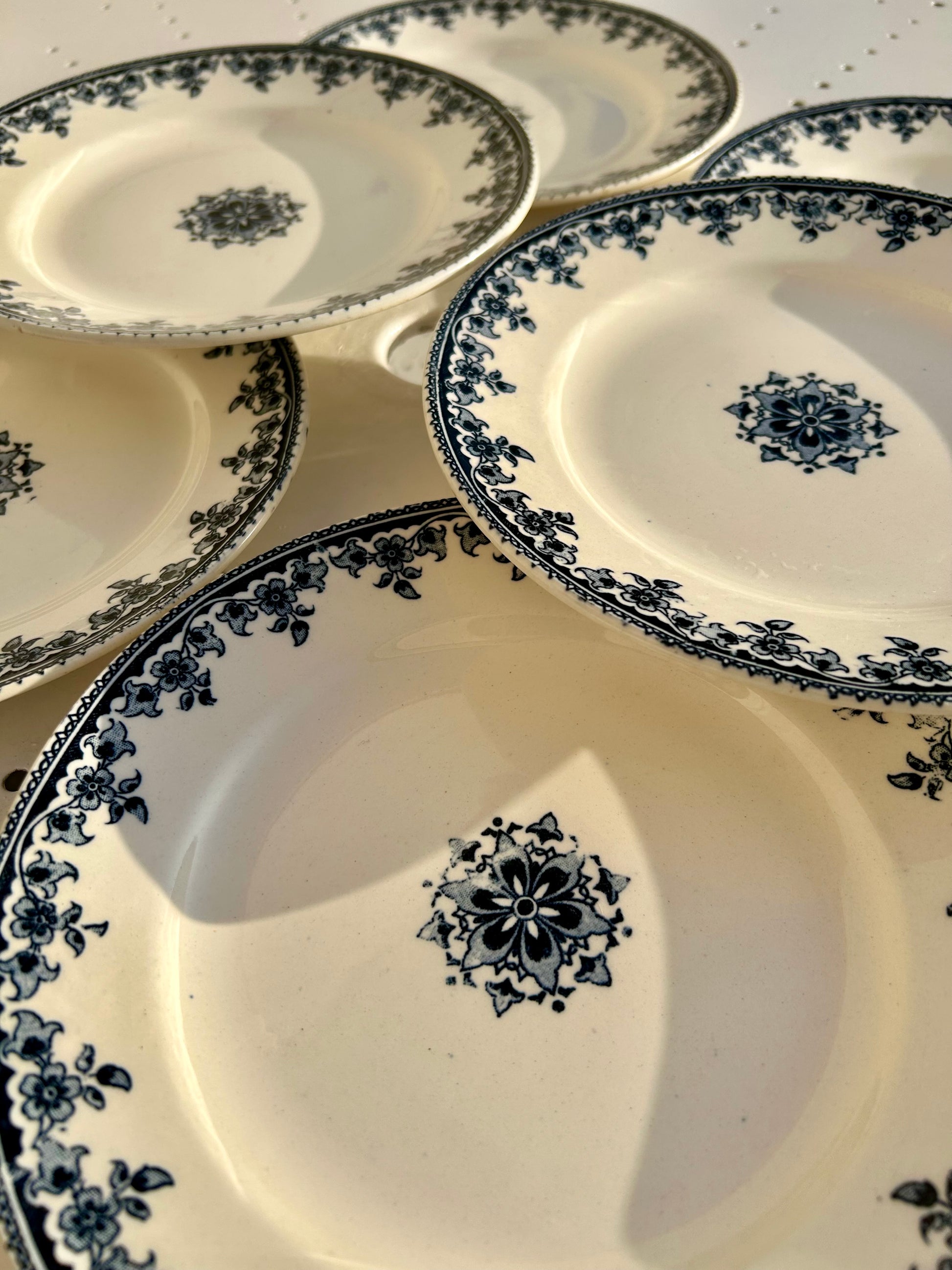 Ensemble de 6 assiettes à dessert terre de fer Gagny H.B & Cie - La Brocanterie d'Estelle