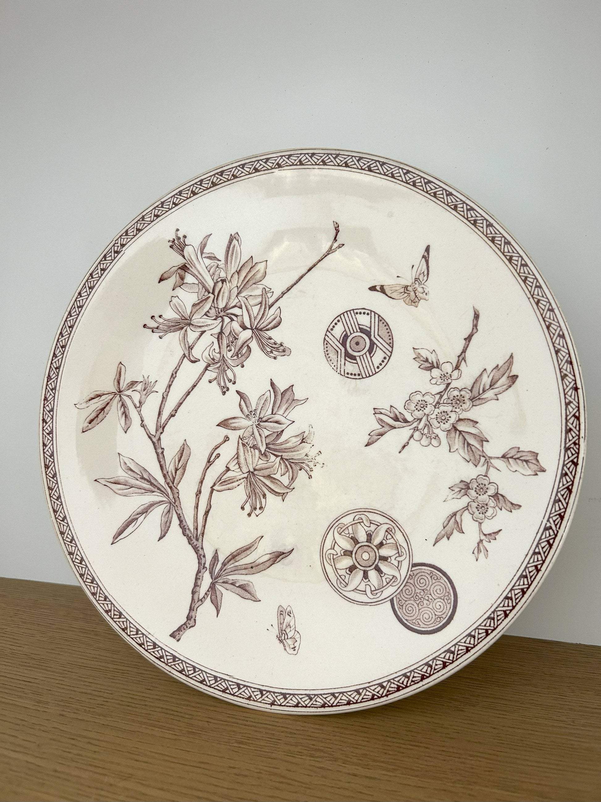 Assiette piédouche - Sépia - Terre de fer - La Brocanterie d'Estelle