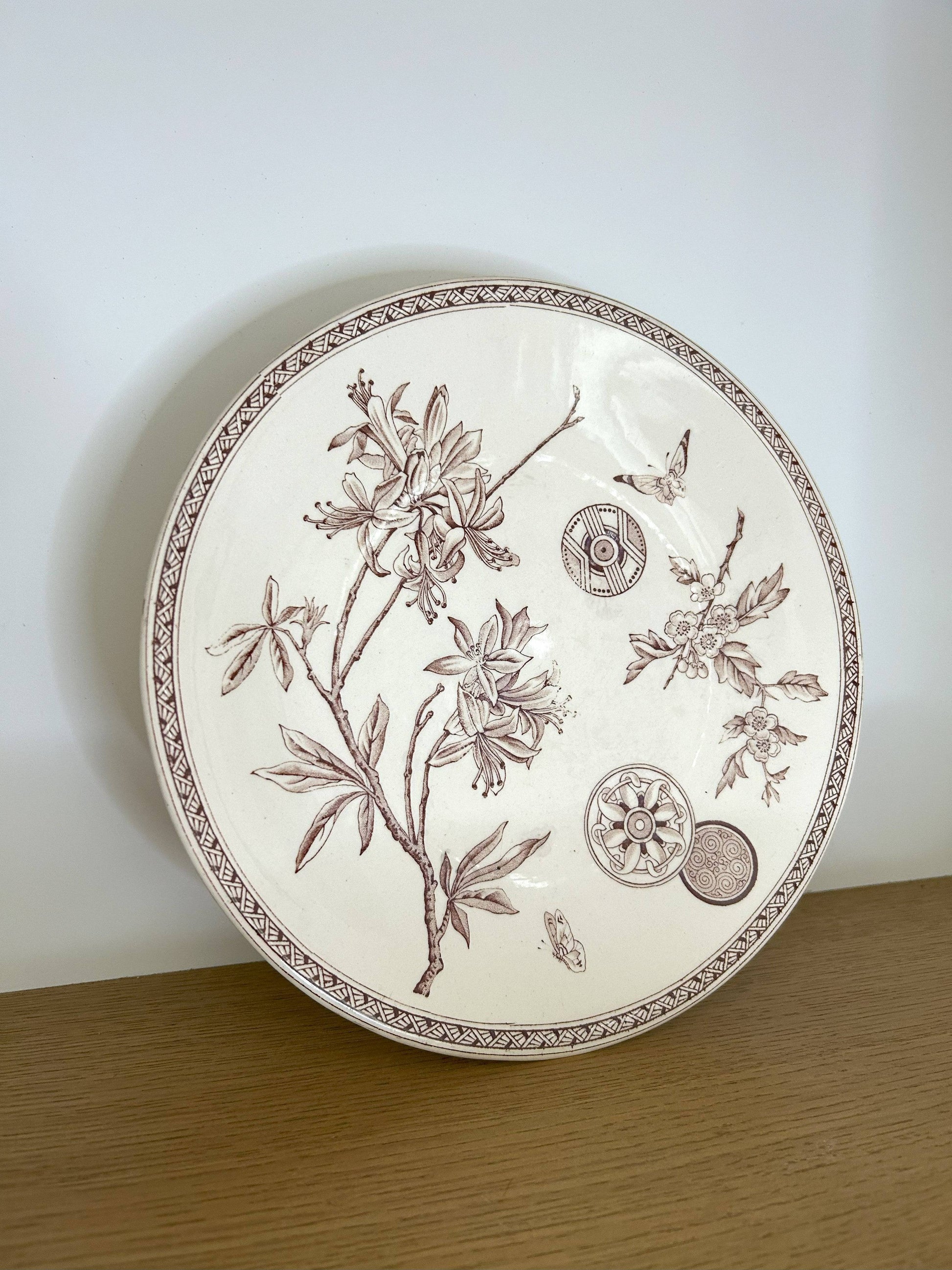 Assiette piédouche - Sépia - Terre de fer - La Brocanterie d'Estelle
