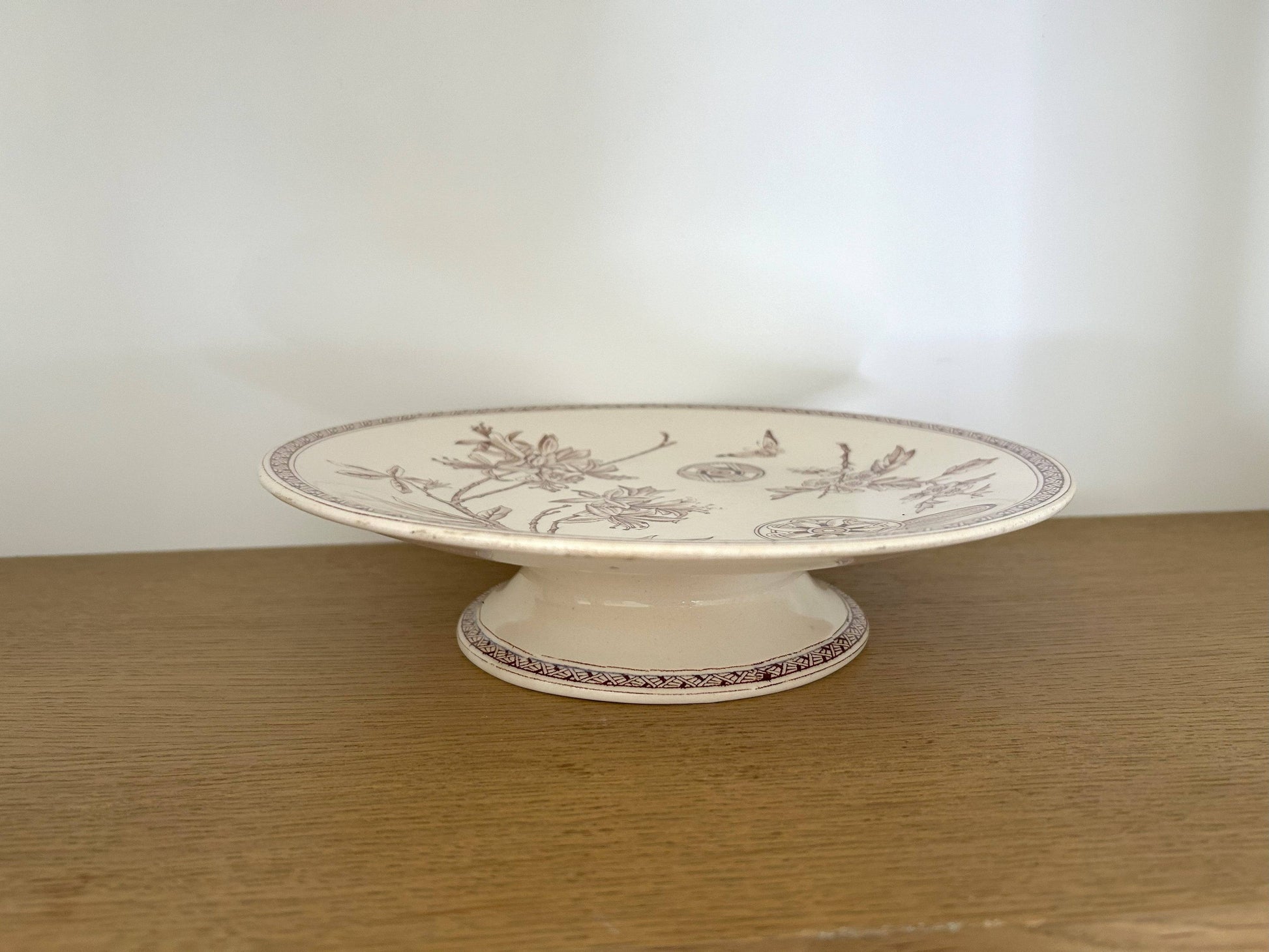 Assiette piédouche - Sépia - Terre de fer - La Brocanterie d'Estelle