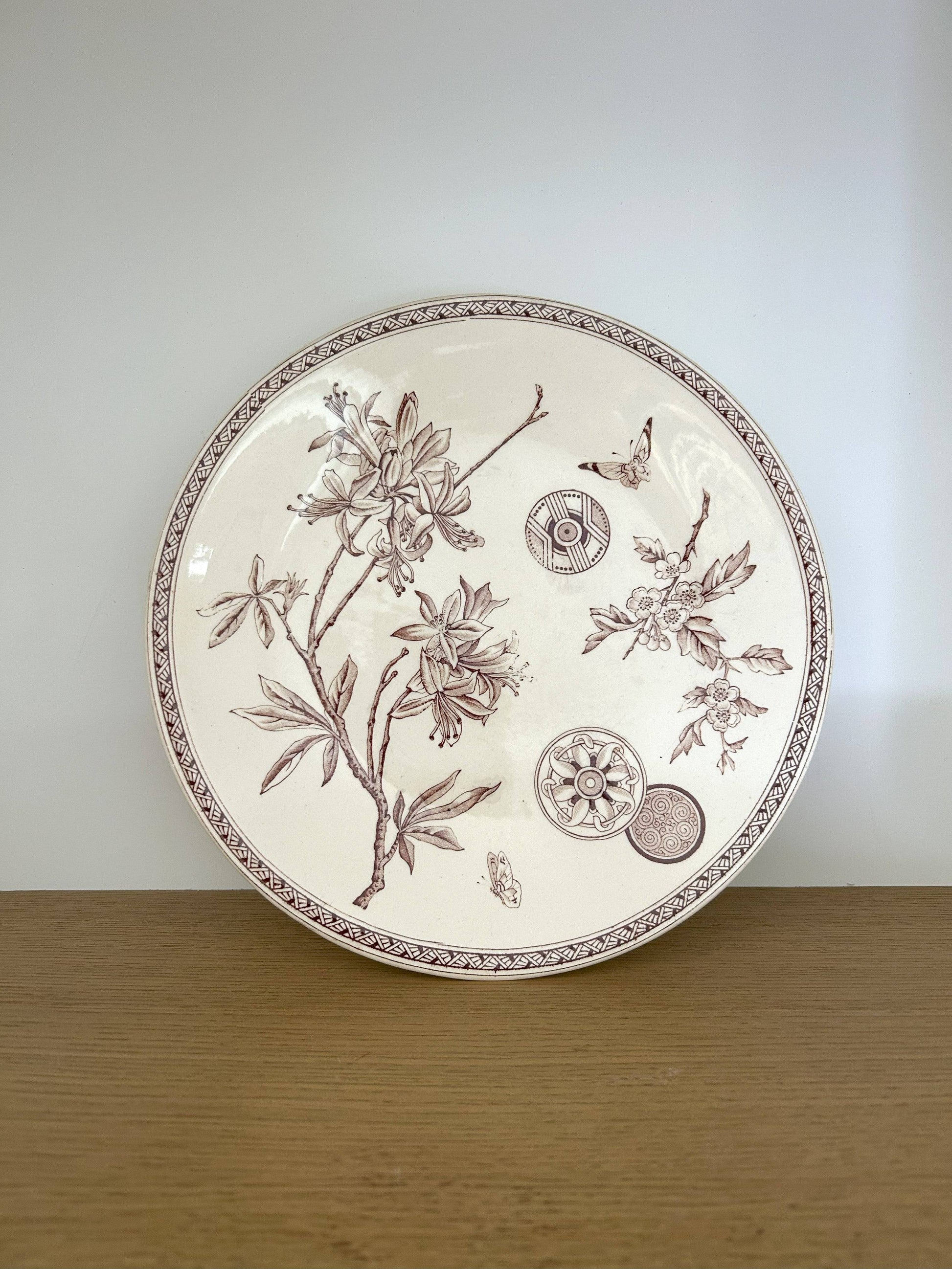 Assiette piédouche - Sépia - Terre de fer - La Brocanterie d'Estelle