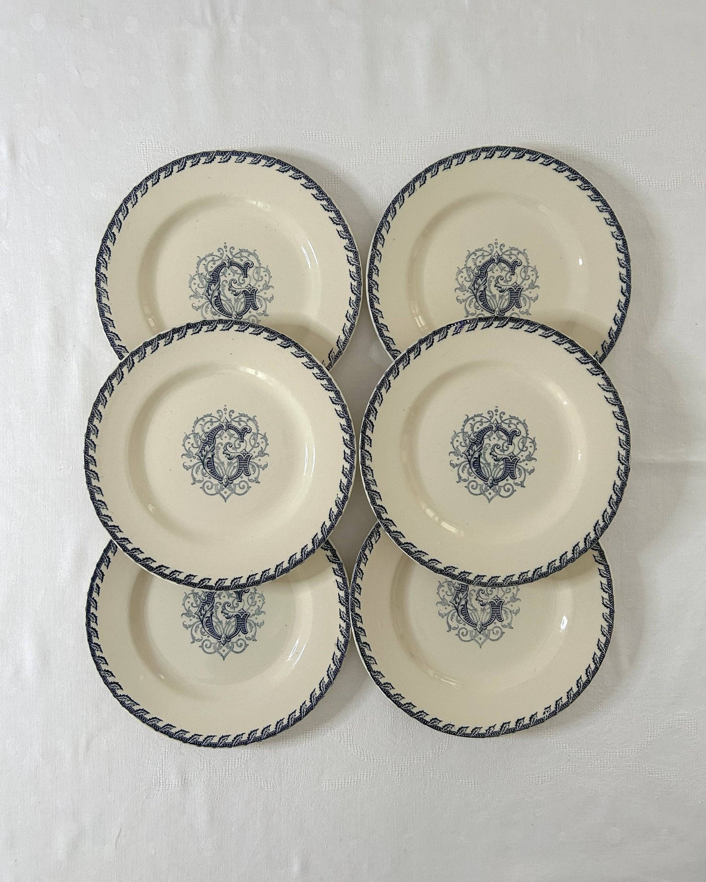 Ensemble de 6 assiettes plates - Monogramme G - Terre de fer - K&G Lunéville - La Brocanterie d'Estelle