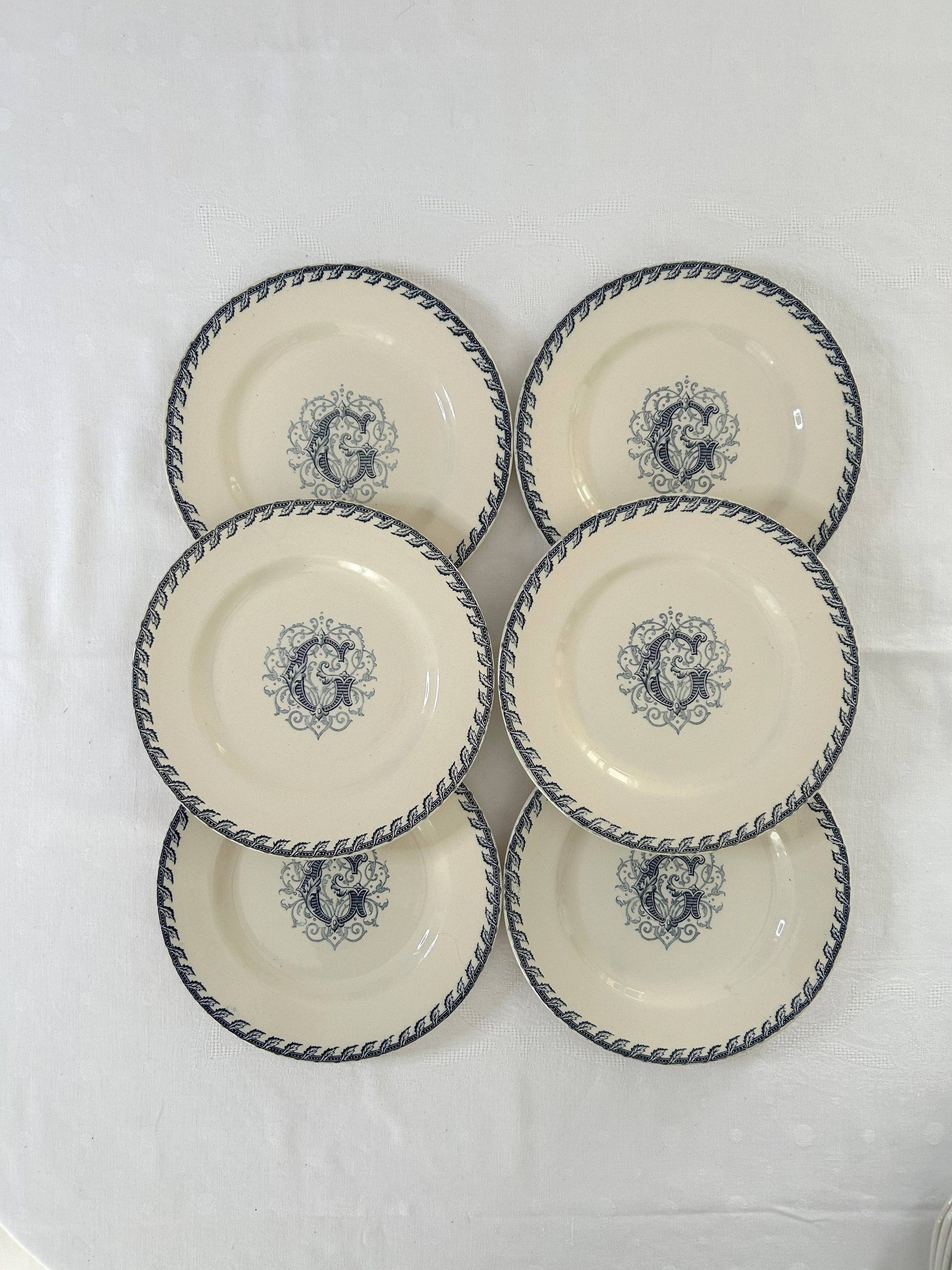 Ensemble de 6 assiettes plates - Monogramme G - Terre de fer - K&G Lunéville - La Brocanterie d'Estelle