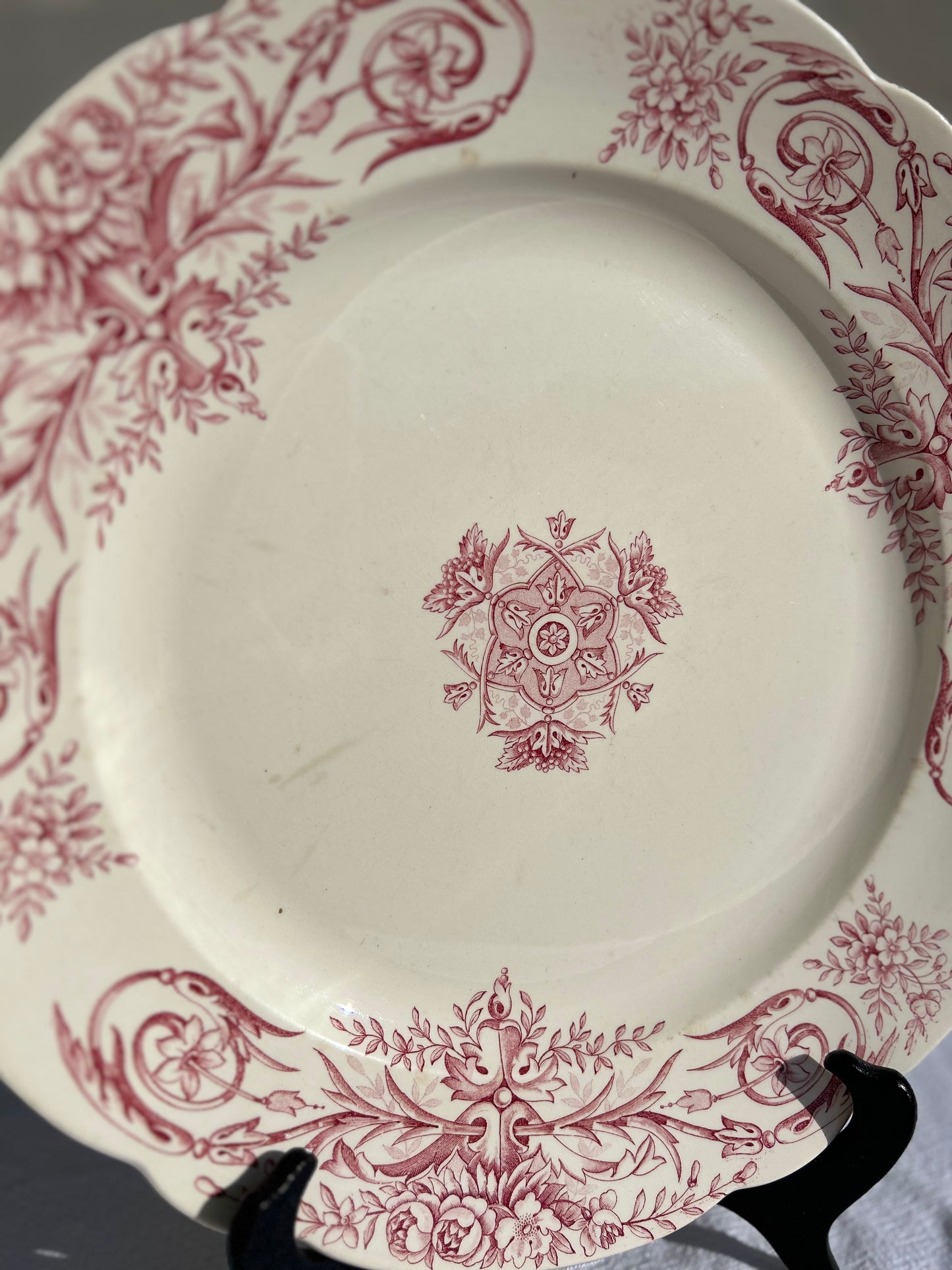 Plat rond - Terre de fer - Louis XVI - FF Péxonne - La Brocanterie d'Estelle