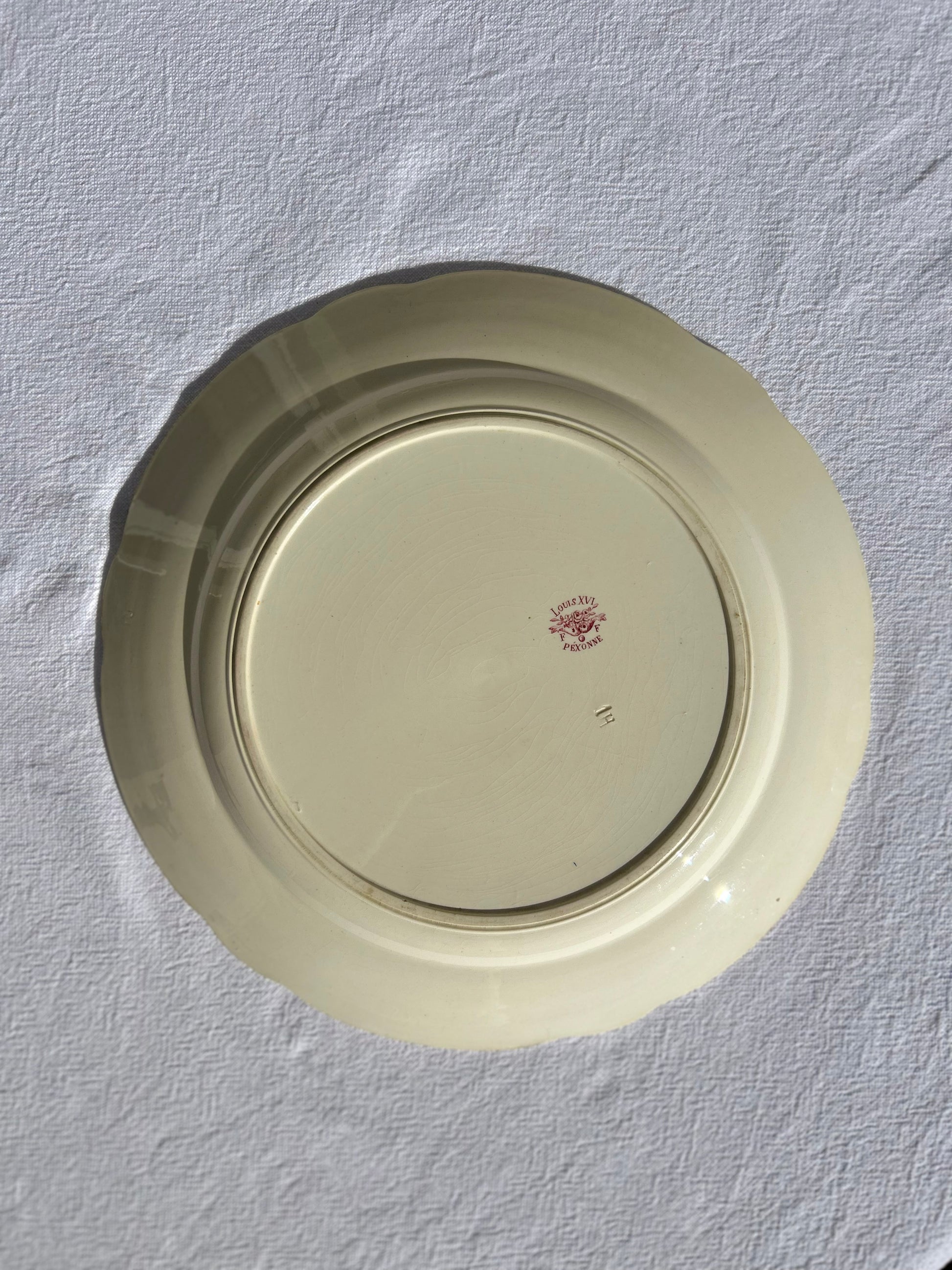 Plat rond - Terre de fer - Louis XVI - FF Péxonne - La Brocanterie d'Estelle