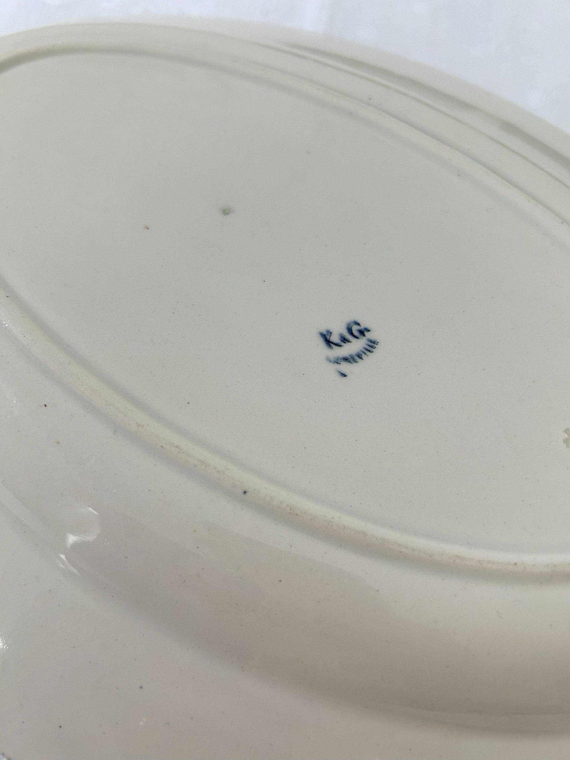Plat ovale - Monogramme G - Terre de fer - K&G Lunéville - La Brocanterie d'Estelle